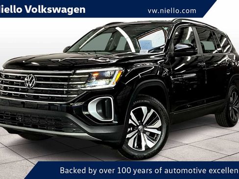 Used 2025 Volkswagen Atlas SE image 1
