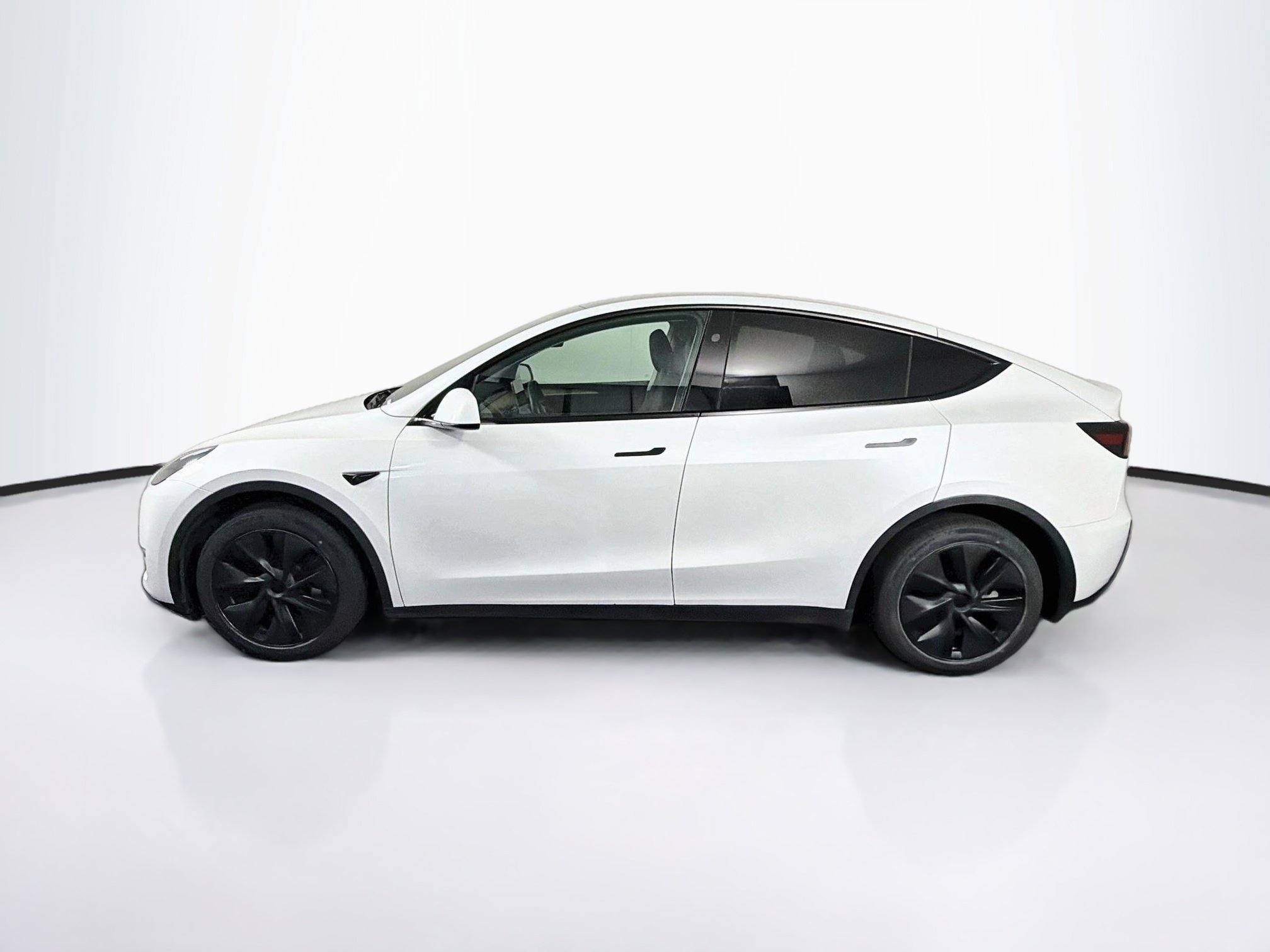 Used 2025 Tesla Model Y Long Range AWD/4WD image 4
