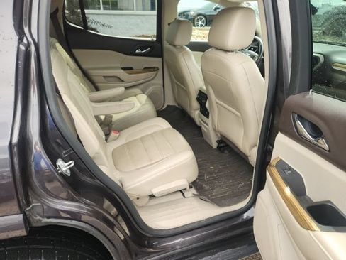 Used 2018 GMC Acadia Denali w/ Technology Package AWD/4WD image 9