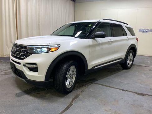 Used 2023 Ford Explorer XLT w/ Equipment Group 202A image 7