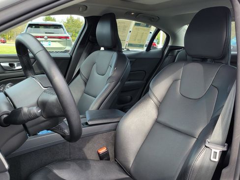 Used 2024 Volvo S60 B5 Core image 21