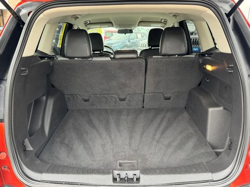 Used 2019 Ford Escape SE image 6