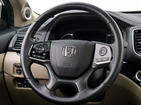 Used 2021 Honda Pilot Touring image 11