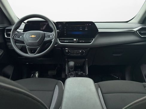 Used 2025 Chevrolet TrailBlazer LT AWD/4WD image 11