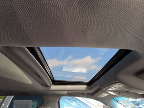 Used 2019 GMC Yukon XL SLT image 38