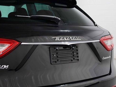 Used 2017 Maserati Levante S image 8