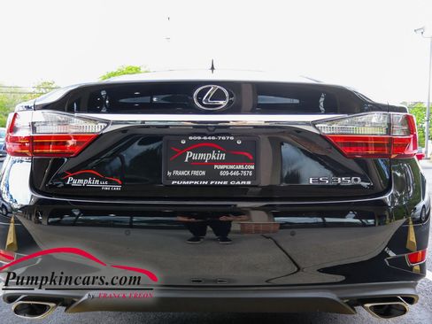 Used 2016 Lexus ES 350 w/ Luxury Package w/Wood Trim FWD image 45
