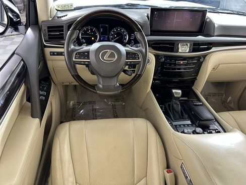 Used 2018 Lexus LX 570 4WD image 22