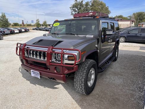 Used 2009 HUMMER H2 image 3
