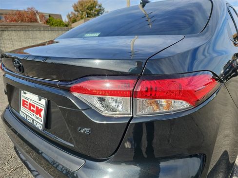 Used 2022 Toyota Corolla LE w/ Carpet Mat Package (TMS) image 31