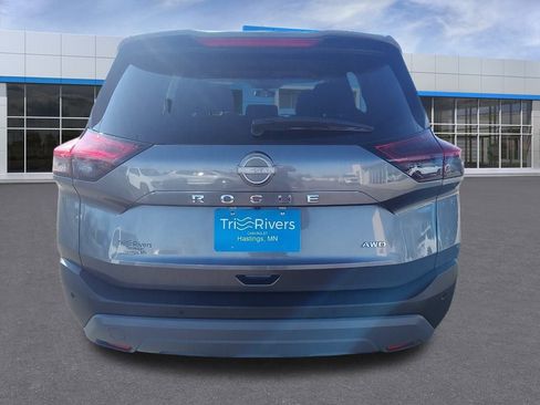 Used 2023 Nissan Rogue S image 4