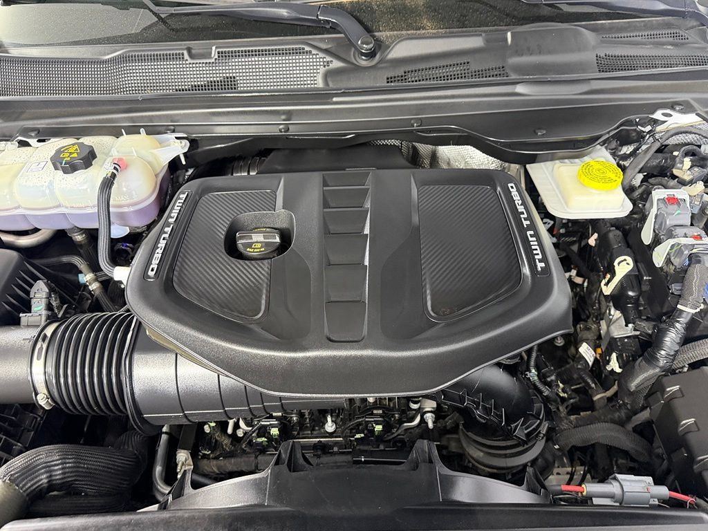 Used 2025 RAM 1500 Limited AWD/4WD image 32