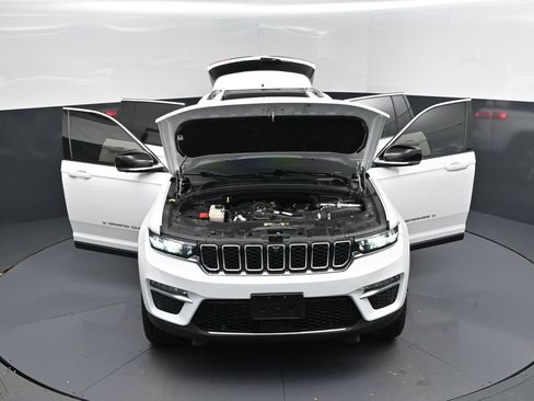 Used 2024 Jeep Grand Cherokee Limited w/ Luxury Tech Group II image 54