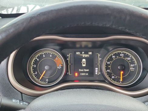 Used 2017 Jeep Cherokee Altitude image 9