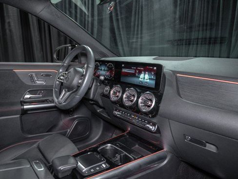 Certified 2023 Mercedes-Benz GLA 250 4MATIC image 15