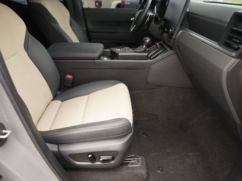 Used 2025 Lexus GX 550 AWD/4WD image 19