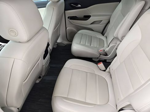 Used 2020 GMC Acadia Denali w/ Technology Package FWD image 27