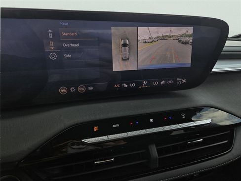 Used 2025 Buick Enclave Preferred FWD image 13