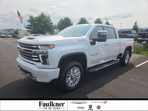 Used 2021 Chevrolet Silverado 2500 High Country w/ Technology Package AWD/4WD image 1