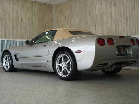 Used 2002 Chevrolet Corvette Convertible w/ Preferred Equipment Group2 RWD image 7