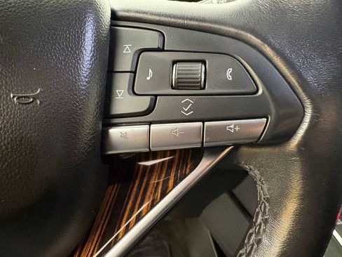 Used 2022 Cadillac Escalade ESV Luxury image 29