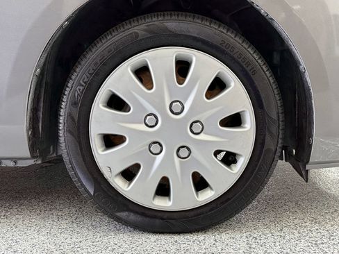 Used 2013 MAZDA MAZDA3 i Sport FWD image 47