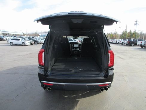 Certified 2022 GMC Yukon XL Denali image 7