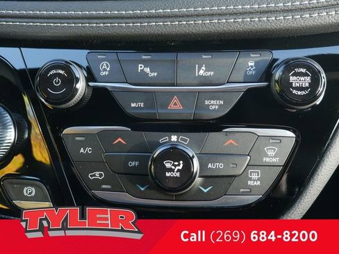 New 2026 Chrysler Pacifica Select image 33