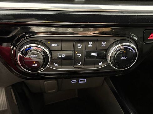 Used 2024 Chevrolet Trax RS w/ Driver Confidence Package FWD image 38