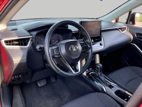 Used 2025 Toyota Corolla Cross LE AWD/4WD image 17