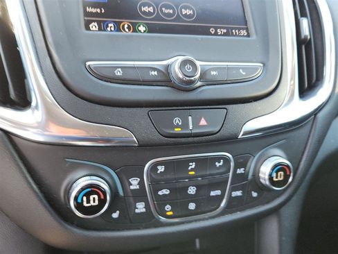 Used 2022 Chevrolet Equinox LT AWD/4WD image 16