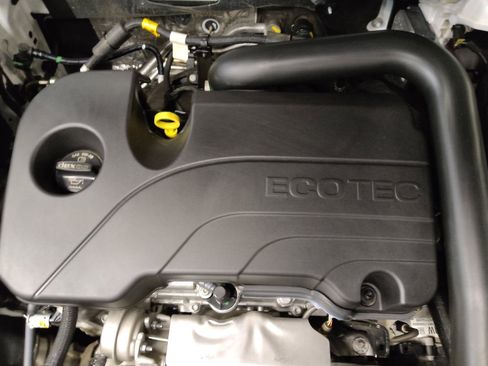 Used 2023 Chevrolet Equinox LT image 30