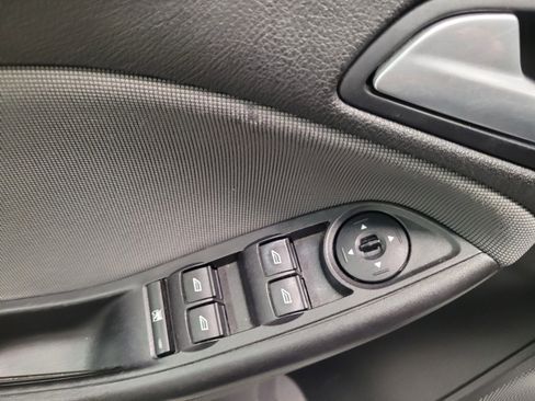 Used 2014 Ford Focus SE image 16