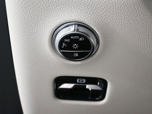 Certified 2024 Mercedes-Benz GLC 300 4MATIC image 9