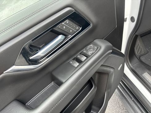 Certified 2025 GMC Yukon Denali AWD/4WD image 29