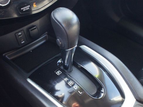 Used 2016 Nissan Rogue SL w/ SL Premium Package image 13