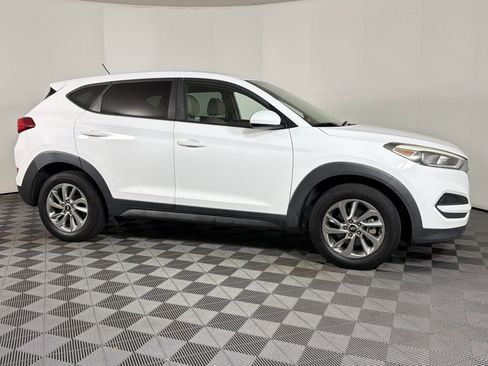 Used 2018 Hyundai Tucson SE image 6