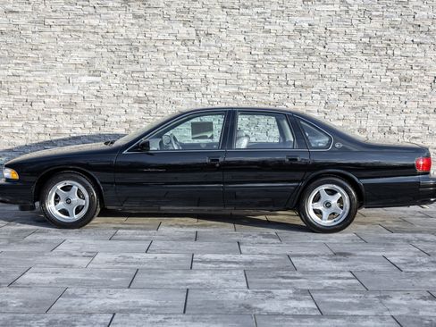 Used 1996 Chevrolet Impala SS image 16
