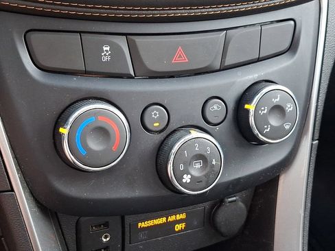 Used 2019 Chevrolet Trax LS FWD image 15