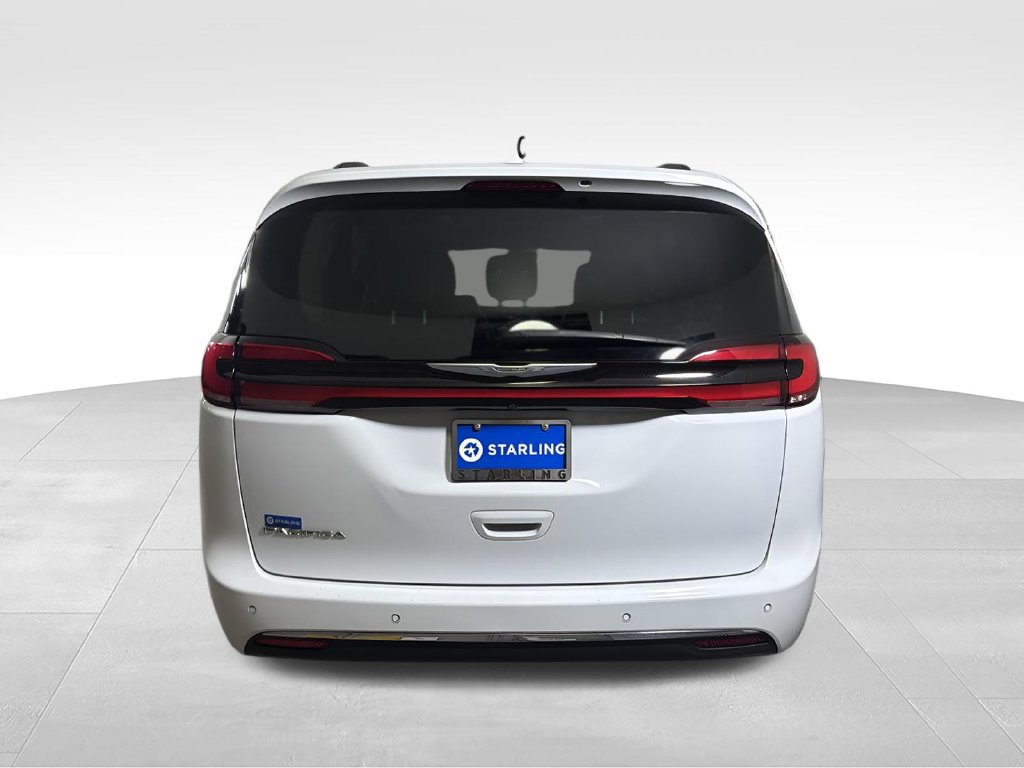 Used 2022 Chrysler Pacifica Touring-L FWD image 8