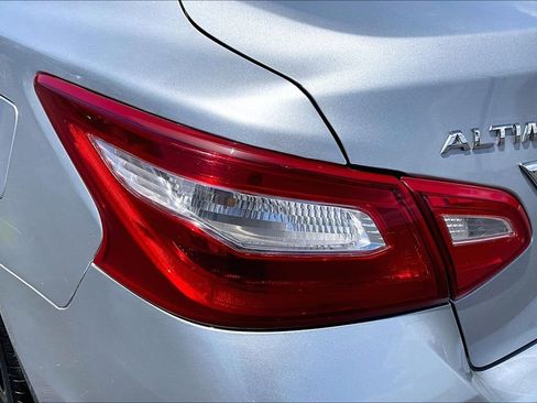 Used 2016 Nissan Altima 2.5 S w/ Power Driver Seat Package FWD image 28