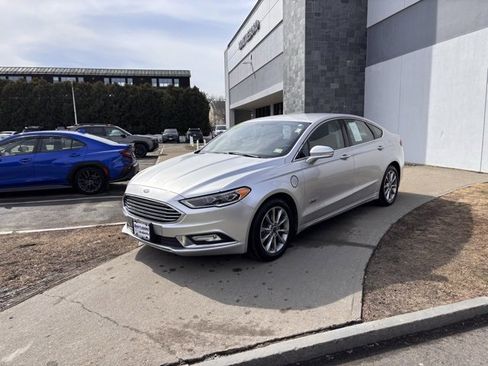 Used 2017 Ford Fusion Energi SE image 6