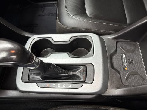 Used 2022 Chevrolet Colorado ZR2 w/ ZR2 Midnight Special Edition AWD/4WD image 31