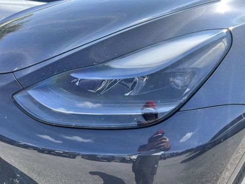 Used 2024 Tesla Model Y Long Range image 9