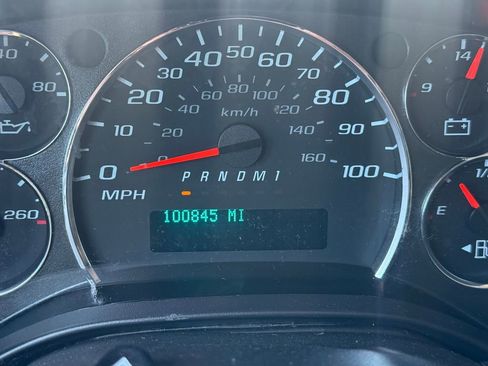 Used 2020 Chevrolet Express 2500 RWD image 16