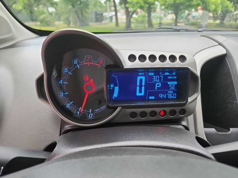 Used 2015 Chevrolet Sonic LT FWD image 17