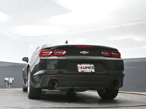 Used 2023 Chevrolet Camaro LT RWD image 79