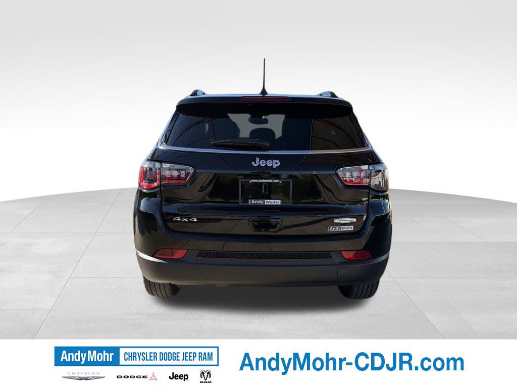 Used 2024 Jeep Compass Latitude AWD/4WD image 6