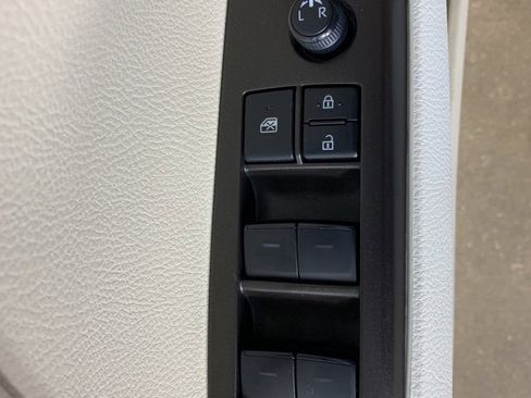 Used 2023 Toyota Camry LE image 17