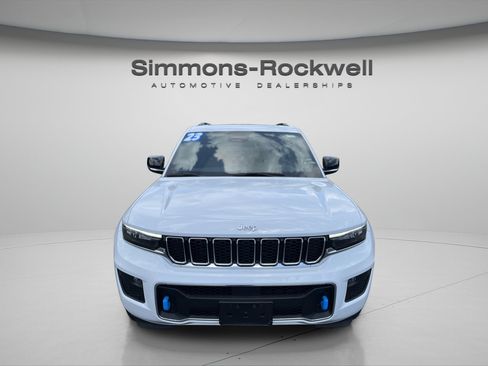 Used 2023 Jeep Grand Cherokee Overland AWD/4WD image 8